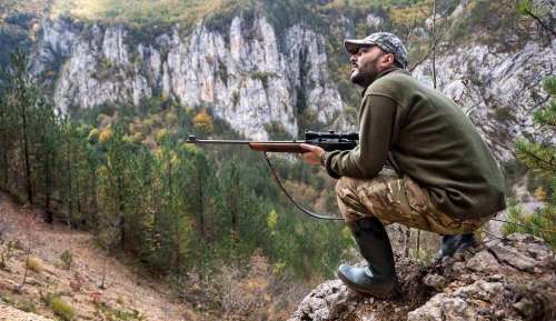 Best Snake Boots For Hunting Adventure In 2025