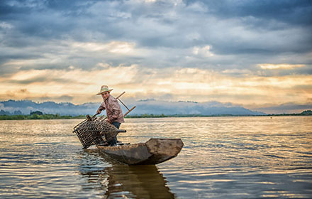 What Kind of Fishing Shoes Best For Catching Seafood?