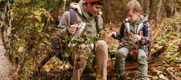 man and kid's hunting trip - Image by Freepik