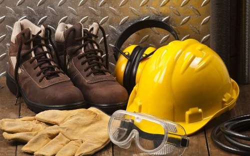 8 Best Electrician Work Boots Tested and Reviewed In 2025