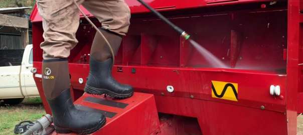 pressure washing with kalkal work boots